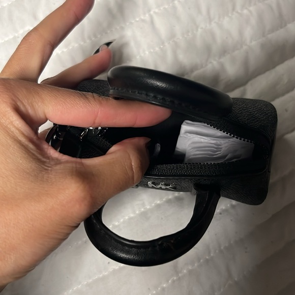 Michael Kors bag charm - Picture 4 of 5